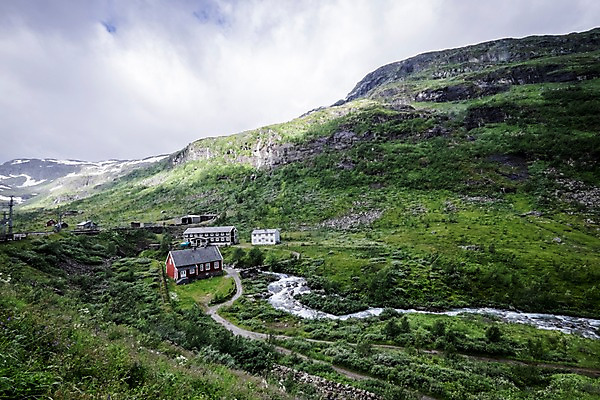 포토 자연요소 해외 유럽 나라 풍경 건물 생태계 파일형식 구름 주택 계곡 하늘 산 유럽풍경 노르웨이 사람없음 JPG 주간 야외 자연 해외풍경 국내포토