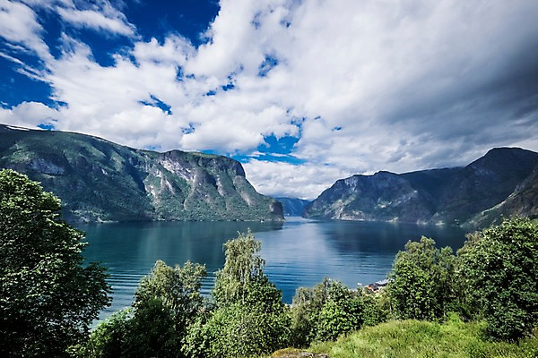 포토 JPG 주간 나무 구름 해외풍경 유럽 유럽풍경 자연 하늘 산 노르웨이 풍경 사람없음 야외 강 맑음 국내포토 자연요소 식물 해외 나라 날씨 생태계 파일형식