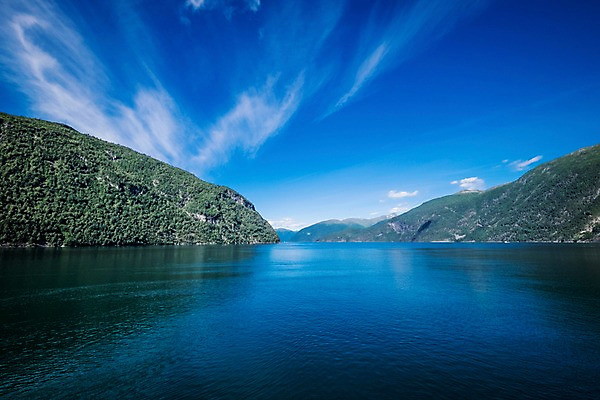 포토 JPG 주간 구름 해외풍경 유럽 유럽풍경 자연 하늘 산 노르웨이 풍경 사람없음 야외 강 맑음 국내포토 자연요소 해외 나라 날씨 생태계 파일형식