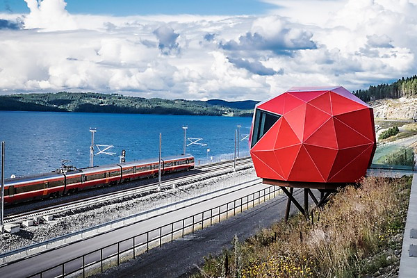 포토 JPG 주간 나무 구름 해외풍경 건축물 유럽 유럽풍경 자연 하늘 노르웨이 풍경 사람없음 야외 강 맑음 기찻길 기차 국내포토 자연요소 식물 해외 건축 나라 육상교통 날씨 대중교통 생태계 파일형식