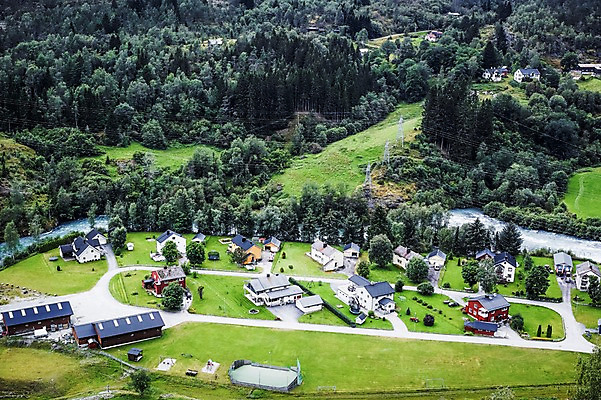 포토 JPG 주간 나무 해외풍경 유럽 유럽풍경 자연 주택 노르웨이 풍경 잔디 초원 사람없음 야외 하이앵글 마을 국내포토 자연요소 식물 해외 나라 뷰포인트 건물 생태계 파일형식