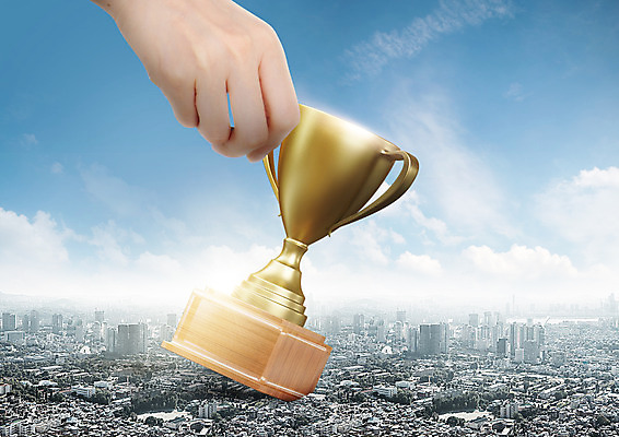 PSD 구름 편집 편집이미지 손 비즈니스 하늘 빌딩 신체부위 도시 트로피 4차산업 이미지편집 자연요소 산업 사람 건물 상_우승 파일형식