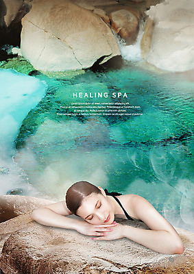 PSD 서양인 편집이미지 여자 엎드리기 한명 상반신 20대 뷰티 눈감음 온천 바위 힐링 이미지편집 외국인 1 모션 사람 청년 스파 돌_바위 파일형식