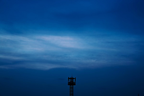 포토 JPG 주간 구름 하늘 풍경 사람없음 야외 철탑 흐림 국내포토 자연요소 날씨 탑 파일형식