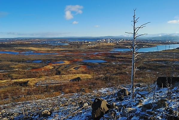 포토 JPG 해외이미지 나무 도로 호수 자연 하늘 산 건조 풍경 사람없음 목재 환경 가을 바위 죽음 도시 숲 러시아 뿌리 생태학 옛날 해외202004 해외포토 식물 계절 교육 유럽 길 재료 교통시설 돌_바위 생태계 파일형식 이미지허브