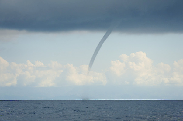 포토 JPG 해외이미지 구름 날씨 사람없음 물 소용돌이 위험 태평양 폭풍 코스타리카 힘찬 해외202004 해외포토 자연요소 바다 컨셉 회오리 중앙아메리카 파일형식 이미지허브