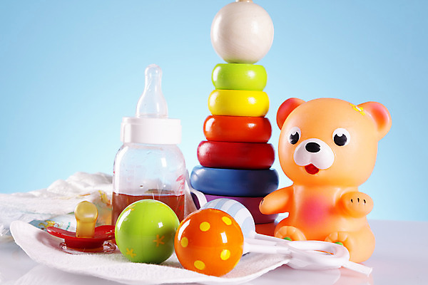 포토 JPG 해외이미지 실내 사람없음 장난감 곰인형 아기용품 젖병 노리개젖꼭지 딸랑이 동물인형 고리던지기 해외202004 해외포토 인형 내부 던지기 오브젝트 파일형식 이미지허브