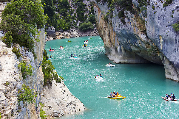 포토 JPG 해외이미지 외관 유럽 호수 스포츠 여행 이동 모션 휴가 휴식 산 사람없음 야외 물 여름 강 골짜기 프랑스 시간 보트 알프스 페달 프로방스 해외202004 해외포토 자연요소 계절 나라 컨셉 배_교통 자연 파일형식 이미지허브