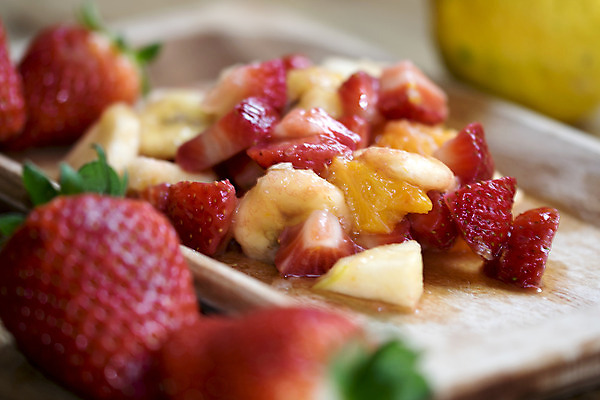 포토 JPG 해외이미지 계절 음식 백그라운드 다이어트 오렌지 과일 딸기 디저트 수박 건강 키위 사람없음 빨간색 여름 컬러풀 샐러드 신선 사발 달콤 멜론 유기농 고립 파파야 해외202004 해외포토 웰빙 컬러 사기그릇 맛 열대과일 파일형식 이미지허브