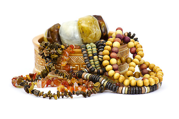 포토 JPG 해외이미지 줄 백그라운드 목걸이 장신구 팔찌 선물 미술 사람없음 목재 장식 상자 컬러풀 갈색 노란색 유행 검은색 흰색 재산 시원함 보석 구슬 점토 고립 장식함 스타일 카피스페이스 해외202004 해외포토 나무 컬러 재료 문화예술 금융 공백 광석 파일형식 이미지허브