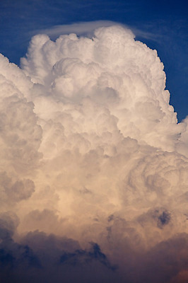 포토 JPG 해외이미지 구름 하늘 바람 날씨 사람없음 파란색 흰색 분위기 큼 폭풍 솜털 뇌우 폭풍우 해외202004 해외포토 자연요소 컬러 컨셉 비_날씨 크기 자연재해 파일형식 이미지허브
