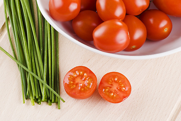포토 JPG 해외이미지 식물 접시 음식 다이어트 토마토 채소 과일 재료 양파 도마 따뜻함 건강 요리 사람없음 목재 빨간색 초록색 컬러풀 노란색 나뭇가지 신선 원형 체리 달콤 맛 작음 다발 유기농 날것 포도나무 테라피 쪽파 강렬 숙성 채식주의자 탄수화물 해외202004 해외포토 도형 나무 식기 웰빙 컬러 컨셉 주방용품 뷰티 크기 과일나무 채식 파 파일형식 이미지허브