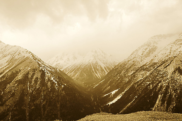 포토 JPG 해외이미지 나무 구름 계절 백그라운드 겨울 자연 하늘 날씨 산 풍경 사람없음 야외 가로 파란색 태양 추위 흰색 오브젝트 서리 러시아 장면 1월 세피아 해외202004 해외포토 자연요소 식물 유럽 컬러 촬영기법 날짜 생태계 파일형식 이미지허브
