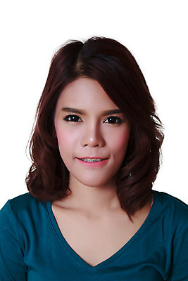 포토 JPG 해외이미지 백인 모델 1 학생 라이프스타일 응시 여자 행복 감정 얼굴 갈색머리 한명 서기 미소 웃음 사람 성인 청춘 기쁨 표현 신선 치아 흰배경 흥분 긍정 고립 접기 카피스페이스 해외202004 해외포토 서양인 헤어스타일 시선 백그라운드 컨셉 모션 표정 생활 신체부위 공백 흰색 소화기관 파일형식 이미지허브