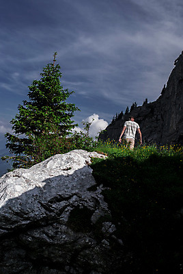 포토 JPG 해외이미지 라이프스타일 여행 컨셉 비즈니스 자연 성공 산 서기 사람 풍경 사람없음 야외 트래킹 하이킹 자유 탐험 정상 대표 고도 리더 절정 해외202004 해외포토 모션 레저 생활 생태계 파일형식 이미지허브