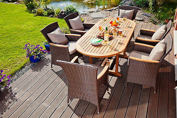 포토 JPG 해외이미지 나무 라이프스타일 디자인 외관 꽃 벽 가구 쿠션 의자 베개 유리 탁자 지팡이 휴식 바닥 주택 사람없음 야외 목재 장식 컵 소파 정원 맑음 침묵 램프 고급 빌라 심플 안락의자 뒤뜰 등나무 안뜰 스타일 해외202004 해외포토 식물 식기 생활용품 컨셉 재료 침구 재질 날씨 조명 건물 생활 소리 파일형식 이미지허브