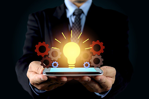 포토 JPG 해외이미지 손 디자인 백그라운드 컨셉 생각 비즈니스 전구 상상 유리 성공 새로움 아이디어 창조 사람 사람없음 빛 어둠 힘 에너지 흰색 램프 잡기 비즈니스맨 균형 해결 빛망울 혁명 광 발명 지능 해외202004 해외포토 남자 컬러 모션 재질 조명 신체부위 직장인 파일형식 이미지허브