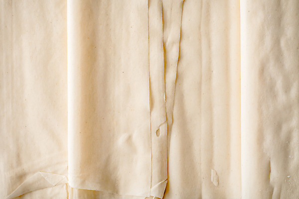 포토 JPG 해외이미지 음식 백그라운드 잎 재료 요리 사람없음 가로 빵집 굽기 준비 날것 반죽 층 시트 얇은 페스츄리 해외202004 해외포토 식물 빵 상점 구이 파일형식 이미지허브