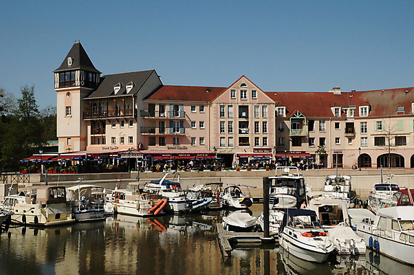 포토 JPG 해외이미지 사람없음 물 관광지 강 항구 프랑스 보트 해외202004 해외포토 자연요소 유럽 여행 배_교통 교통시설 파일형식 이미지허브