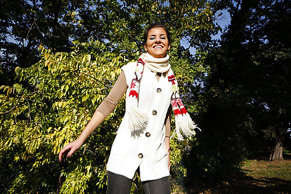 포토 JPG 해외이미지 나무 공원 여자 잎 자연 휴식 한명 사람 야외 기쁨 아내 해외202004 해외포토 식물 1 공공시설 감정 컨셉 생태계 파일형식 이미지허브