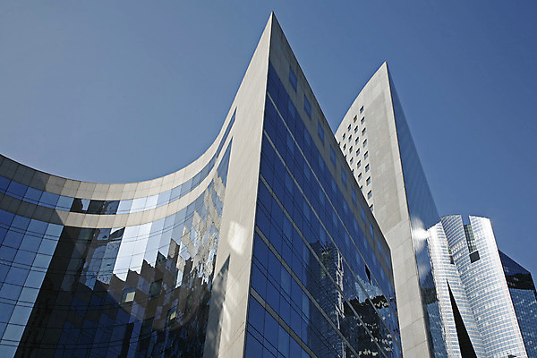 포토 JPG 해외이미지 모양 디자인 외관 곡선 비즈니스 건축양식 창문 유리 하늘 성공 미래 직장 사람없음 야외 건물 가로 금융 도시풍경 글로벌 사무실 반사 탑 고층빌딩 프랑스 도시 카피스페이스 파리(프랑스) 해외202004 해외포토 건축물 건축 유럽 선 컨셉 회사 재질 풍경 빌딩 경제 공백 파일형식 이미지허브