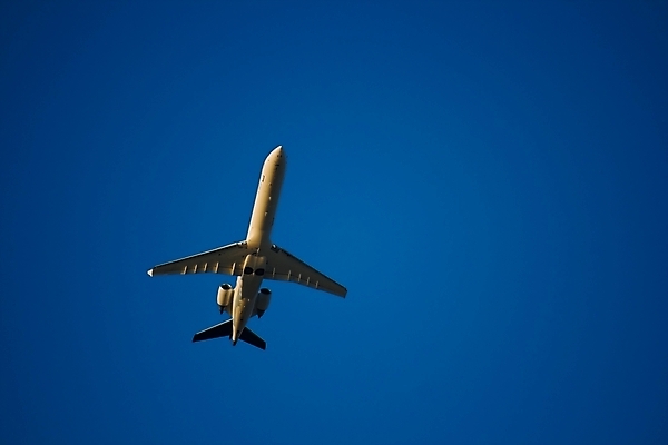 포토 JPG 해외이미지 여행 교통시설 하늘 비행기 사람없음 파란색 항공 제트기 승객 대패 해외202004 해외포토 컬러 교통 항공교통 대중교통 시설 파일형식 이미지허브