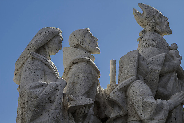 포토 JPG 해외이미지 손 기독교 종교 컨셉 관계 천사 함께함 창조 미술 사람없음 조각상 탑 검은색 성경 희망 터치 천주교 종 도움 영혼 스페인 구출 클래식 닫기 연결 집중 승진 돌봄 르네상스 마드리드 신앙심 헬프 해외202004 해외포토 건축물 감정 유럽 컬러 종교용품 모션 문화예술 신체부위 조형물 파일형식 이미지허브