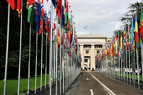포토 JPG 해외이미지 건축양식 사람없음 건물 컬러풀 평화 궁전 깃발 스위스 다문화 기관 다국적 해외202004 해외포토 건축물 건축 유럽 컬러 컨셉 고건축 사회이슈 파일형식 이미지허브