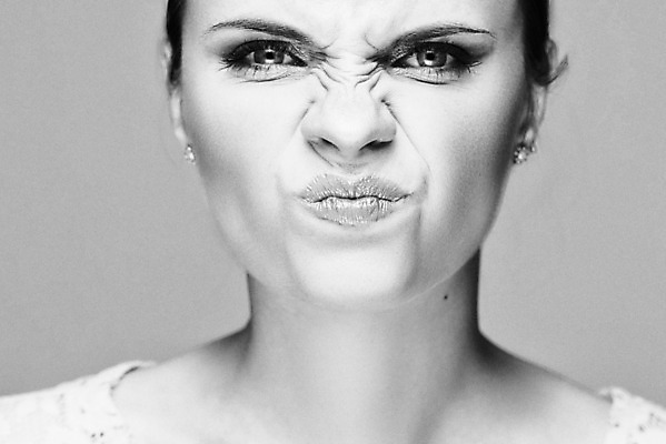 포토 JPG 해외이미지 백인 모델 1 응시 여자 행복 감정 얼굴 백그라운드 한명 사람 성인 10대 금발 머리 유행 놀람 화장품 흰색 표현 입 화려 무서움 피부 내추럴 고립 스타일 해외202004 해외포토 서양인 헤어스타일 시선 컬러 컨셉 청소년 표정 신체부위 뷰티 파일형식 이미지허브