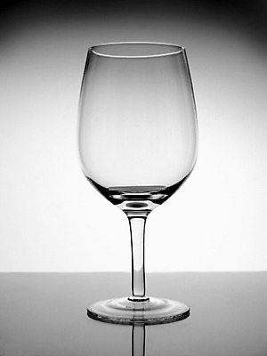 포토 JPG 해외이미지 1 디자인 실루엣 백그라운드 유리 사람없음 컵 와인 공백 흰색 투명 크리스탈 자르기 싱글 취급주의 혼자 해외202004 해외포토 식기 컬러 모션 재질 주류 촬영기법 경고 광석 파일형식 이미지허브