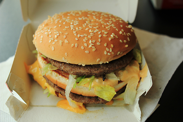 포토 JPG 해외이미지 아이콘 음식 백그라운드 다이어트 채소 감자 패스트푸드 샌드위치 육류 요리 사람없음 식당 식사 튀김 햄버거 정크푸드 상추 큼 왕 케첩 오브젝트 칼로리 가치 점심식사 번 정물화 치즈버거 해로움 해외202004 해외포토 빵 컨셉 식재료 건강 상점 소스_음식 인스턴트 크기 그림 파일형식 이미지허브