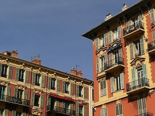 포토 JPG 해외이미지 유럽 파도 바다 여행 하늘 휴가 산 풍경 사람없음 건물 빨간색 여름 파란색 컬러풀 수영 프랑스 도시 서핑 지중해 만족 휴양지 스카이라인 프랑스어 해외202004 해외포토 문자 건축물 계절 감정 나라 컬러 장소 수상스포츠 파일형식 이미지허브