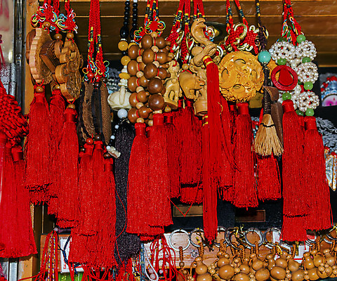 포토 JPG 해외이미지 전통 아시아 문화 밧줄 휴가 기념 매달리기 선물 동양인 사람없음 목재 장식 빨간색 컬러풀 축제 중국 묘사 기념품 해외202004 해외포토 나무 나라 줄 컬러 재료 모션 인종 오브젝트 파일형식 이미지허브