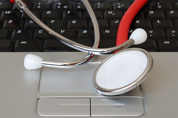 포토 JPG 해외이미지 청진기 건강 사람없음 노트북 컴퓨터 약 공책 듣기 장비 시험 의사 기구 하트 키보드 바이러스 해외202004 해외포토 모양 교육 의학 의료기기 모션 문구용품 전자제품 의료진 파일형식 이미지허브