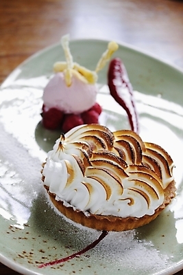 포토 JPG 해외이미지 그릇 음식 과일 디저트 요리 사람없음 식사 달콤 산딸기 푸딩 머랭 해외202004 해외포토 식기 맛 파일형식 이미지허브