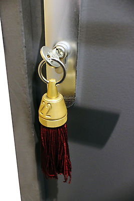 포토 JPG 해외이미지 디자인 호텔 열쇠 부동산 출입구 주택 안전 사람없음 내부 빨간색 빛 숫자 문 금속 방 오픈 구멍 재산 황금 닫기 은색 시작 잠금 보안 열쇠구멍 청동 사생활 디테일 해외202004 해외포토 문자 컬러 모션 재질 숙소 건물 금융 파일형식 이미지허브