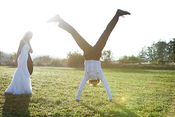 포토 JPG 해외이미지 백인 커플 드레스 남자 행복 결혼 밭 신혼부부 자연 남편 미래 불꽃 함께함 사랑 미소 야외 두명 여름 점프 화목 일몰 기쁨 자유 코트 흰색 아내 자신감 연결 결합 마법 해외202004 해외포토 서양인 부부 옷 계절 감정 컬러 컨셉 농업 관계 모션 불 표정 사람 이벤트 노을 외투 생태계 신혼 파일형식 이미지허브