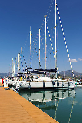 포토 JPG 해외이미지 구름 유럽 밧줄 파도 바다 여행 요트 하늘 휴가 항해 사람없음 물 여름 파란색 태양 여행객 항구 맑음 도시 시간 보트 역사 저녁 선원 깃대 닻 네비게이션 무료 뱃놀이 줄서기 해외202004 해외포토 자연요소 계절 나라 줄 컬러 배_교통 교통시설 모션 날씨 사람 전통놀이 야간 파일형식 이미지허브