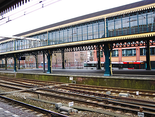 포토 JPG 해외이미지 유럽 산업 여행 비즈니스 건축양식 교통시설 모션 항해 사람 사람없음 건물 빛 금속 어둠 힘 황혼 기차 화물 도시 전철 역 철 교차로 도착 창고 속도 출발 장면 승객 튜브 엔진 단상 선로 옛날 철강 해외202004 해외포토 건축물 건축 나라 길 육상교통 교통 컨셉 배_교통 재질 대중교통 일몰 운송업 시설 파일형식 이미지허브