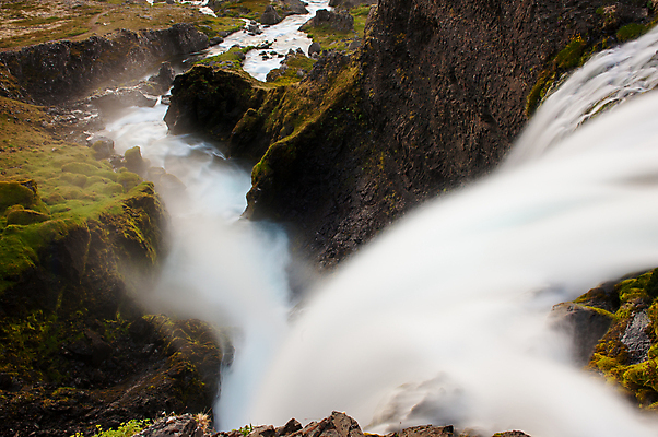 포토 JPG 해외이미지 파도 모션 자연 아이슬란드 풍경 사람없음 야외 물 여름 파란색 강 힘 봄 폭포 흐름 바위 흰색 개울 황무지 떨어짐 소프트포커스 빙하 장노출 분무기 내추럴 강렬 서쪽 스칸디나비아 피오르 힘찬 해외202004 해외포토 자연요소 계절 유럽 바다 컬러 컨셉 촬영기법 돌_바위 방향 생태계 지형 파일형식 이미지허브