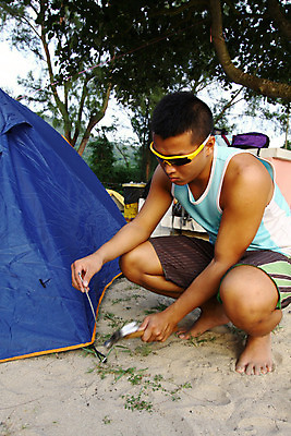 포토 JPG 해외이미지 1 라이프스타일 응시 옷 행복 포즈 오렌지 주택 매달리기 건강 텐트 사랑 한명 미소 사람 앉기 동양인 인종 성인 야외 내부 여름 파란색 노란색 카메라 맑음 중국 시간 닫기 달콤 땅 캠핑장 가득함 혼자 해외202004 해외포토 시선 계절 감정 아시아 컬러 과일 모션 날씨 표정 캠핑도구 건물 생활 전자제품 캠핑 맛 파일형식 이미지허브