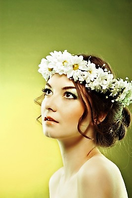 포토 JPG 해외이미지 백인 1 여자 꽃 컨셉 휴식 창조 한명 사람 성인 초록색 여름 햇빛 노란색 우아함 만족 개성 유일 해외202004 해외포토 서양인 식물 계절 감정 컬러 태양 파일형식 이미지허브