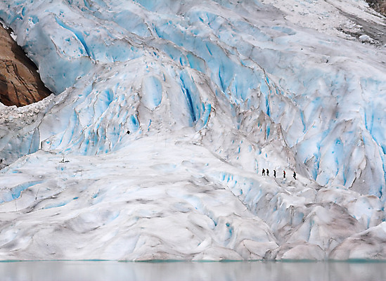 포토 JPG 해외이미지 실루엣 호수 밧줄 스포츠 여행 휴가 산 사람없음 물 파란색 숫자 걷기 냉동 얼음 하이킹 추위 탐험 용기 구멍 거친 그룹 위험 눈금 빙하 노력 해외202004 해외포토 자연요소 문자 그릇 줄 컬러 컨셉 모션 레저 촬영기법 파일형식 이미지허브