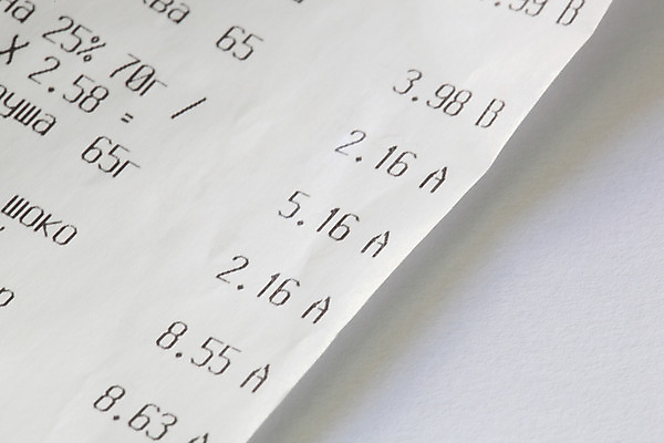 포토 JPG 해외이미지 종이 음식 백그라운드 돈 비즈니스 회의 사람 사람없음 금융 쇼핑 숫자 기계 계산기 금지 흰색 그룹 계산 재산 끝 좌절 상담원 인쇄 예측 가격 심볼 오브젝트 싱글 서식 문서 결제 테이프 영수증 소매 흙더미 계산서 대출 빚 해외202004 해외포토 문자 감정 컬러 컨셉 문구용품 경제 흙 장비 사무원 파일형식 더미 이미지허브