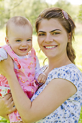 포토 JPG 해외이미지 나무 백인 라이프스타일 응시 여자 꽃 딸 행복 감정 어린이 포즈 2 생각 자연 엄마 건강 미소 사람 두명 초록색 청춘 기쁨 꿈 흰색 스마트 만족 주기 해외202004 해외포토 서양인 식물 시선 컬러 컨셉 가족 모션 표정 생활 생태계 파일형식 이미지허브