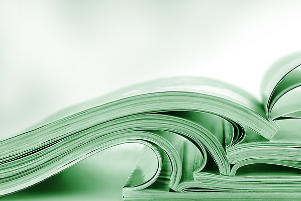 포토 JPG 해외이미지 백그라운드 통신 사람없음 옆모습 책 가로 초록색 쌓기 사진촬영 오픈 잡지 문서 흙더미 출판 카피스페이스 해외202004 해외포토 뷰포인트 컬러 모션 간행물 촬영 흙 공백 파일형식 더미 이미지허브