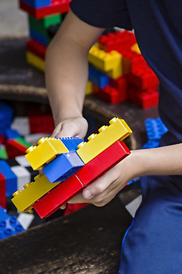 포토 JPG 해외이미지 모양 라이프스타일 디자인 교육 행복 어린이 백그라운드 컨셉 학교 상상 놀이 벽돌 관리 창조 이벤트 소년 사람없음 건물 컬러풀 장난감 블록 유치원 게임 플라스틱 심볼 큐브 묘사 정사각형 레고 개발 해외202004 해외포토 도형 건축물 남자 감정 컬러 재질 사람 생활 파일형식 이미지허브