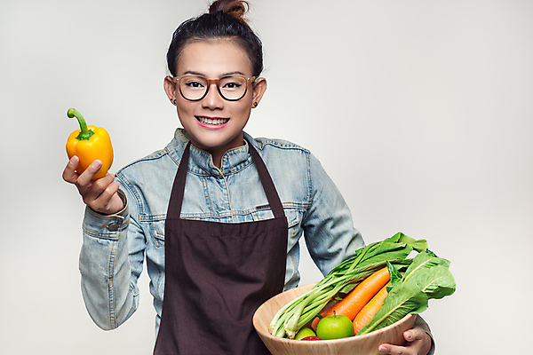 포토 JPG 해외이미지 손 응시 문화 안경 얼굴 음식 잎 농업 다이어트 채소 과일 비즈니스 성공 건강 요리 한명 초록색 농작물 컬러풀 농장 농경지 바구니 앞치마 기쁨 샐러드 수확 성장 신선 잡기 사발 시장 농부 상품 먹기 유기농 내추럴 밭일 채식주의자 세련 해외202004 해외포토 식물 직업 1 웰빙 시선 잡화 감정 산업 컬러 컨셉 모션 사람 신체부위 사기그릇 채식 파일형식 이미지허브