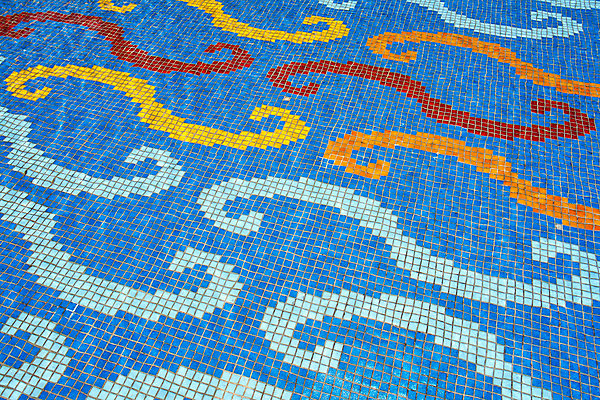 포토 JPG 해외이미지 모양 디자인 물결 파도 백그라운드 패턴 일러스트 건축양식 추상 바닥 수영장 미술 사람없음 야외 그래픽 장식 빨간색 물 여름 파란색 컬러풀 햇빛 반사 노란색 침묵 목욕 욕실 투명 고급 당구 타일 휴양지 질감 모자이크 엘리먼트 잔물결 터키석 스타일 해외202004 해외포토 자연요소 계절 건축 바다 컬러 컨셉 무늬 문화예술 태양 구기 소리 청결 장소 보석 파일형식 이미지허브