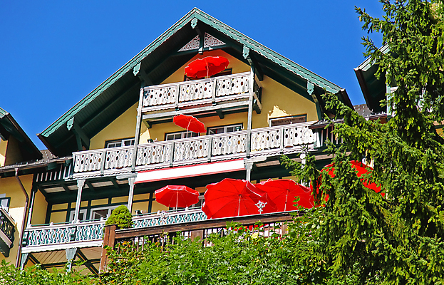 포토 JPG 해외이미지 꽃 유럽 호수 여행 창문 휴가 산 주택 풍경 사람없음 장식 초록색 여름 반사 평화 마을 맑음 시골 오스트리아 지역 타운 잘츠부르크 해외202004 해외포토 식물 계절 나라 컬러 컨셉 날씨 건물 도시 파일형식 이미지허브